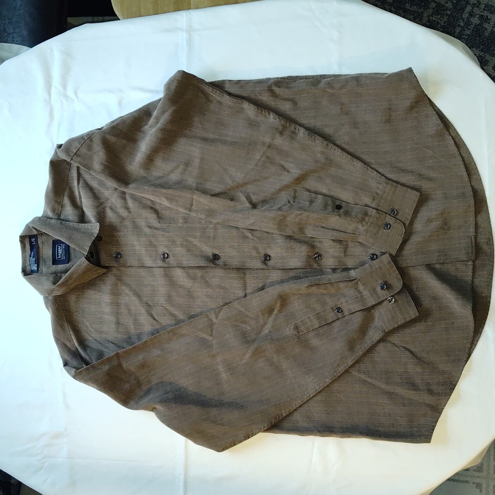Haggar Collections. Men's long sleeve dress shirt.
